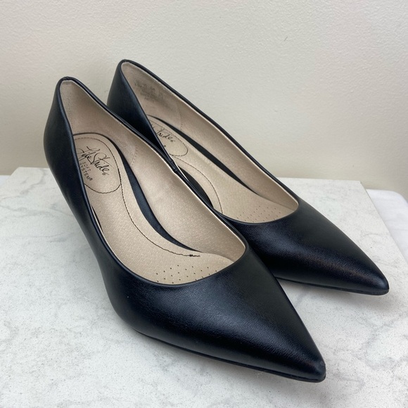 Life Stride Classic Black Heels - Picture 2 of 12